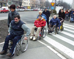 Un gruppo di invalidi civili
