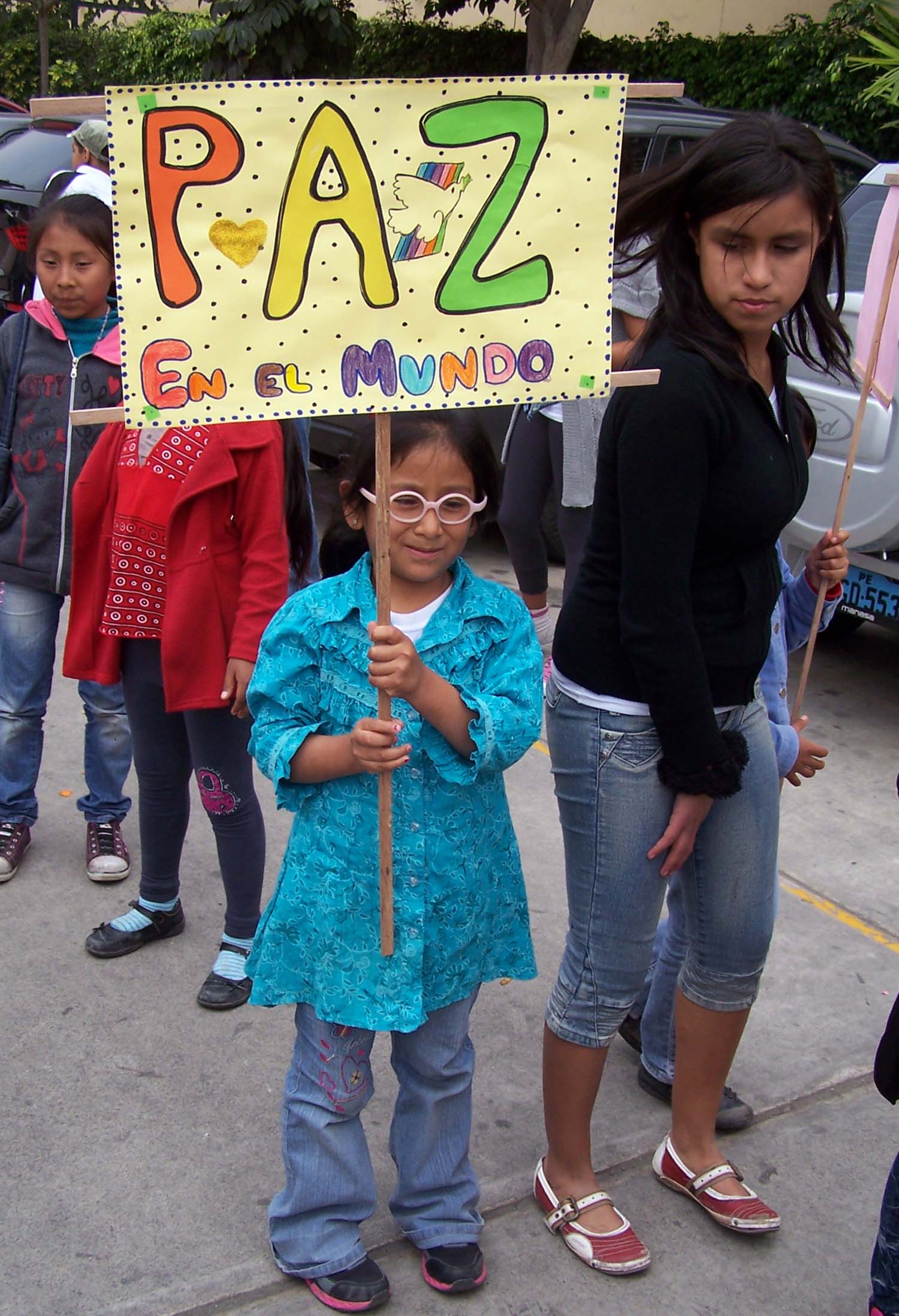 La marcia per la pace dei bambini di Lima per i 20 anni della pace in Mozambico