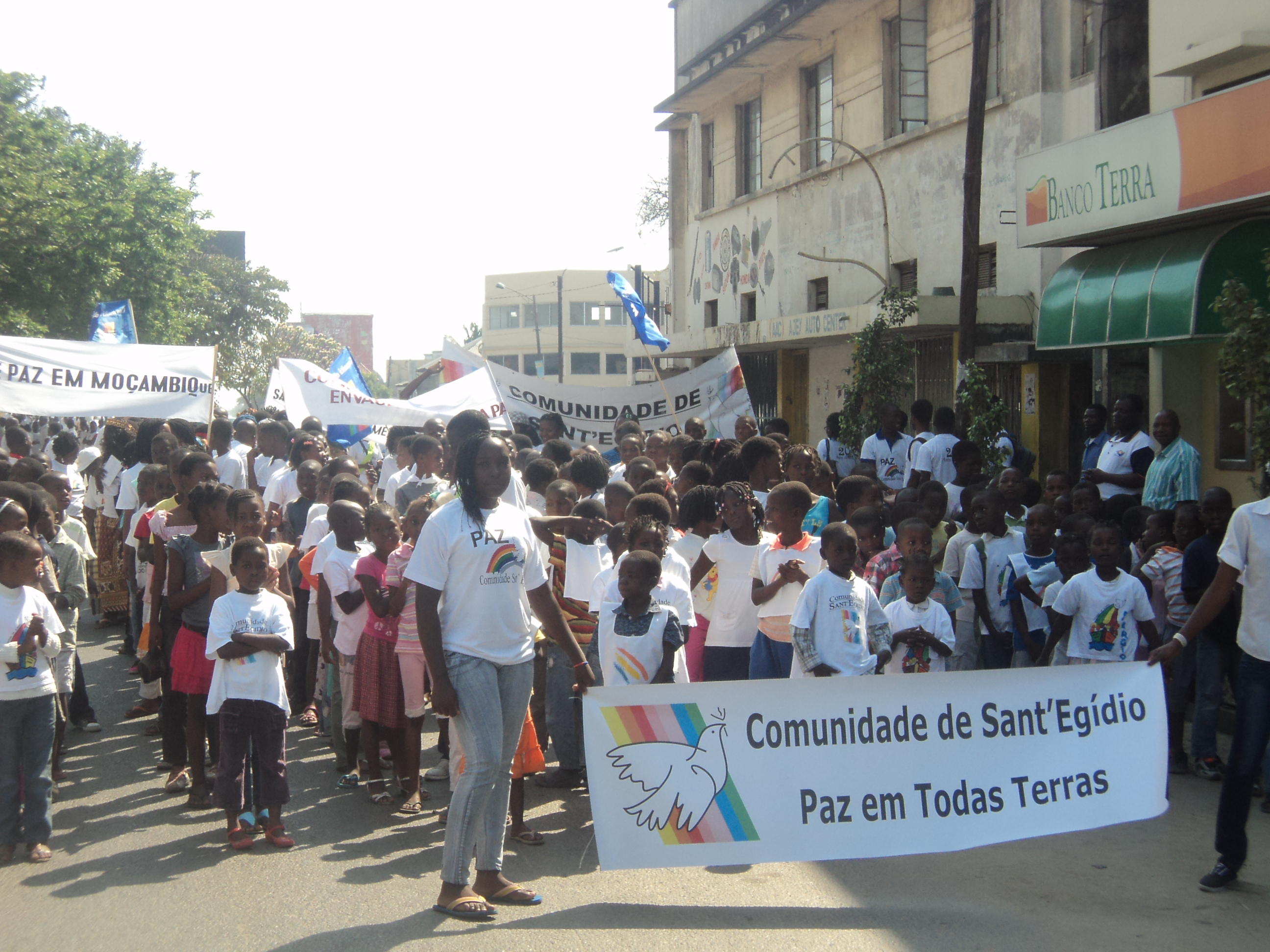 I festeggiamenti per i venti anni di pace in Mozambico a Beira