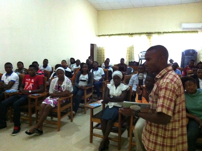 L'incontro per la formazione alla pace dei giovani organizzato dalla Comunità di Sant'Egidio ad Abuja, Nigeria, nel settembre 2012