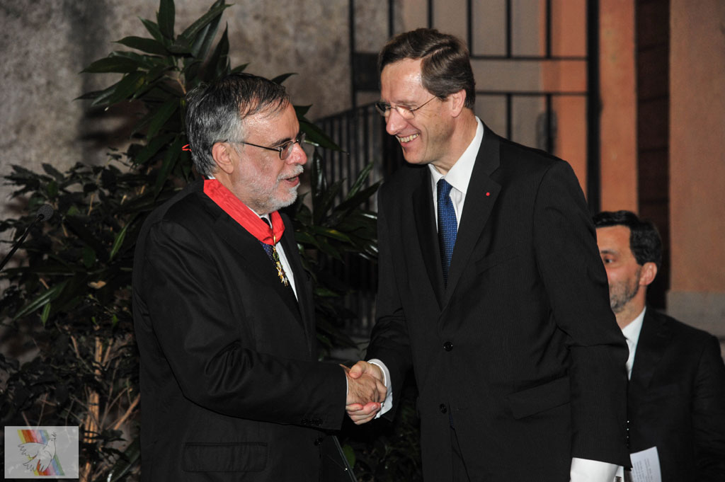 Il ministro per la Cooperazione internazionale e l`Integrazione, Andrea Riccardi, è stato insignito a Roma del grado di «Commandeur» della Legione d`Onore della Repubblica francese. 
