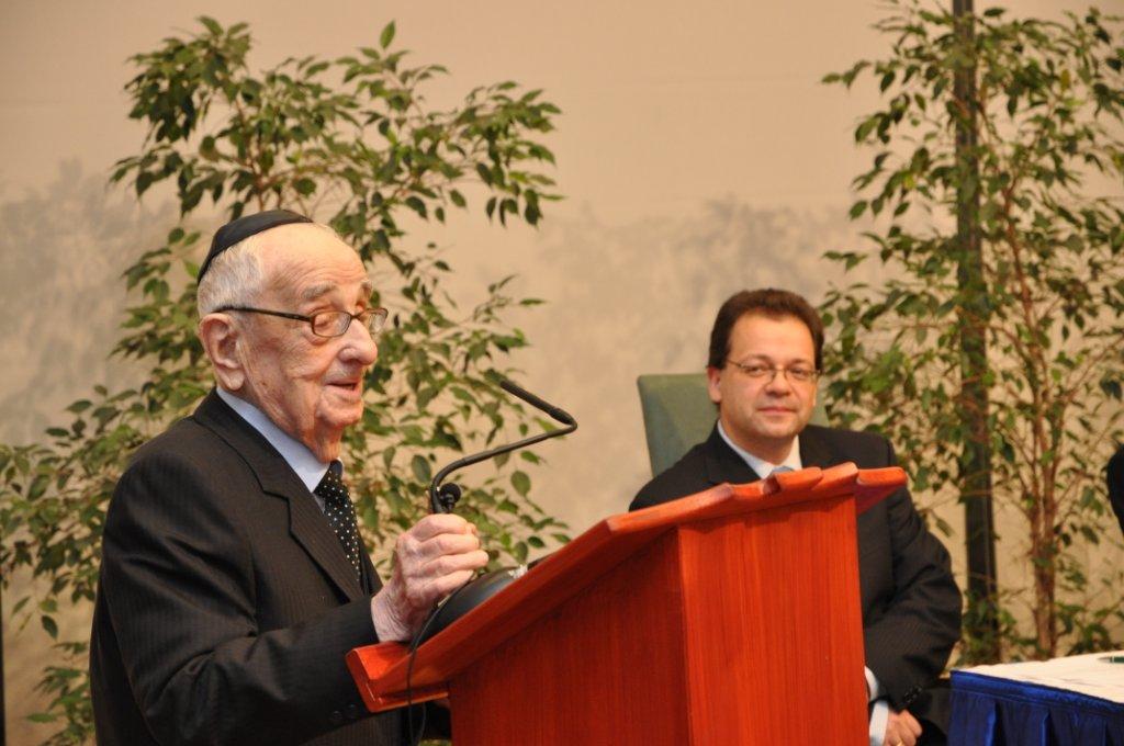 Comunità di Sant'Egidio - La festa per i 90 anni del rabbino capo Schweitzer