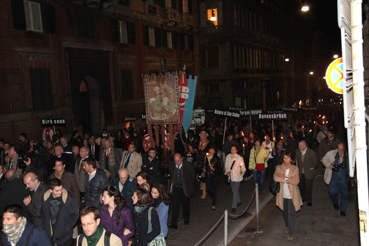 La marcia in memoria della deportazione degli ebrei genovesi organizzata dalla Comunità di Sant'Egidio