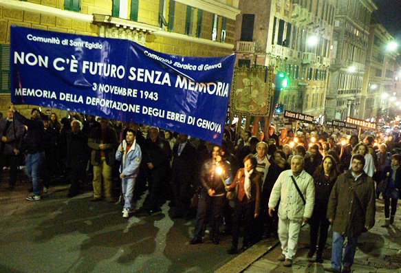 La marcia della memoria della deportazione degli ebrei genovesi organizzata dalla Comunità di Sant'Egidio