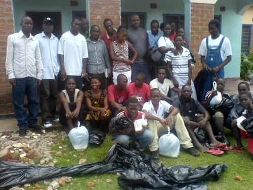 Malawi: Distribuzione di aiuti della Comunità di Sant'Egidio alle vittime del terremoto nella zona di Karonga